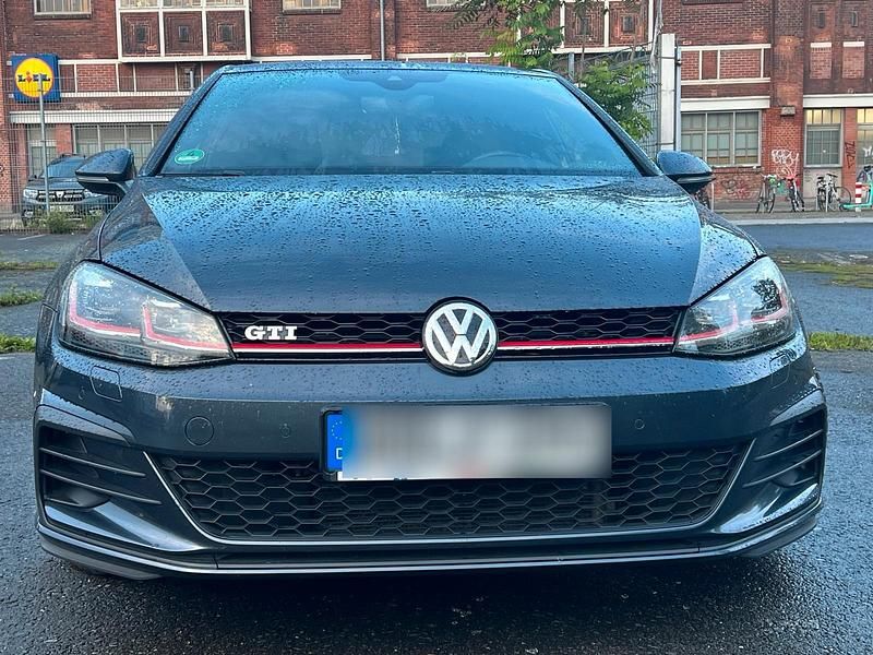 Gebraucht VW Golf VII GTI 230 PS (169 kW) 2018 Grau Kleinwagen