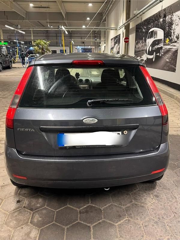 Gebraucht Ford Fiesta 60 PS (44 kW) 2005 Grau Kleinwagen