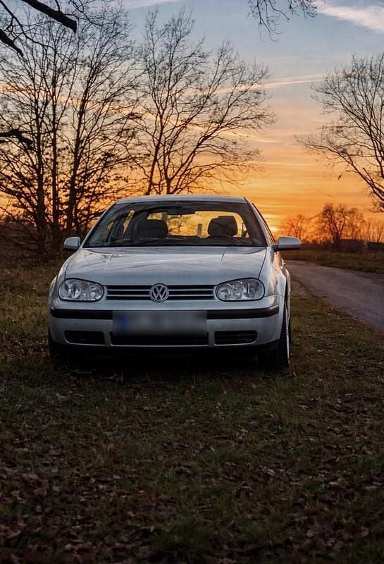 Gebraucht VW Golf IV 75 PS (55 kW) 2003 Silber Kleinwagen