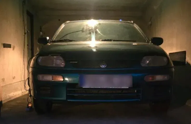 Usata Mazda 323 74 CV (54 kW) 1996 Verde Coupé