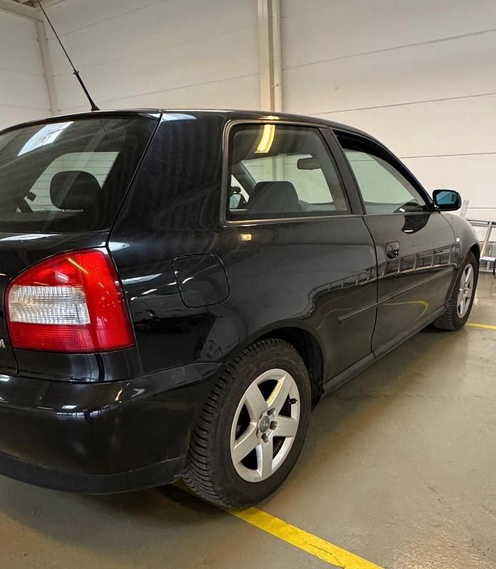 Gebraucht Audi A3 90 PS (66 kW) 2001 Schwarz Kleinwagen