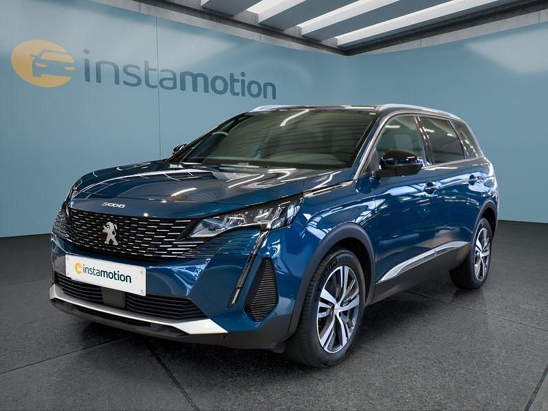 Blau Gebraucht 2023 Peugeot 5008 Van / Kleinbus | 30.649 € (Fairer Preis) - Bild 1/4