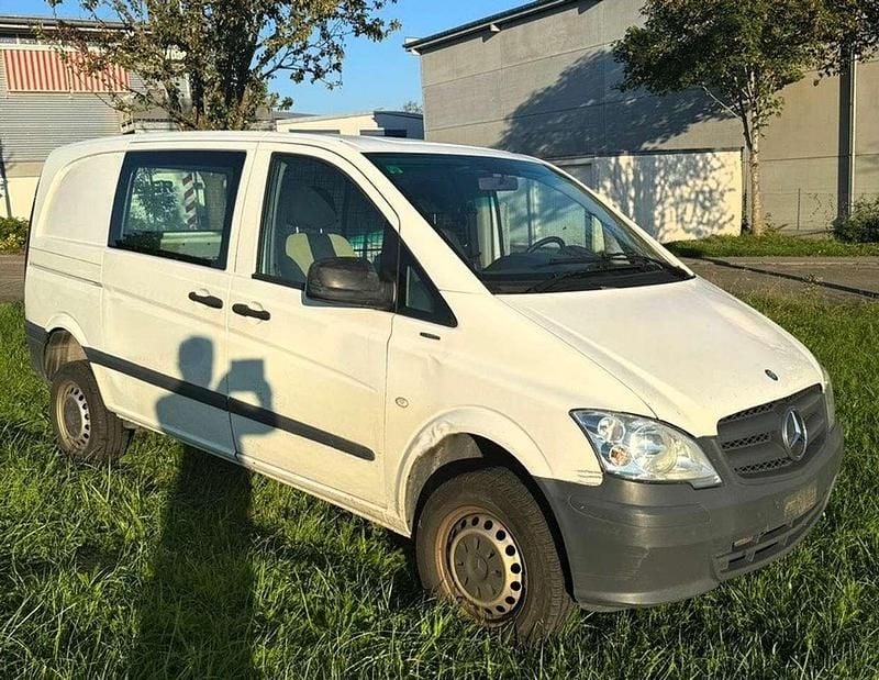Weiß Gebraucht 2013 Mercedes Vito Van / Kleinbus | 8.900 € (Fairer Preis) - Bild 1/4