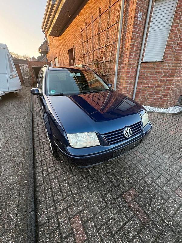Gebraucht VW Bora 115 PS (84 kW) 2002 Blau Kombi