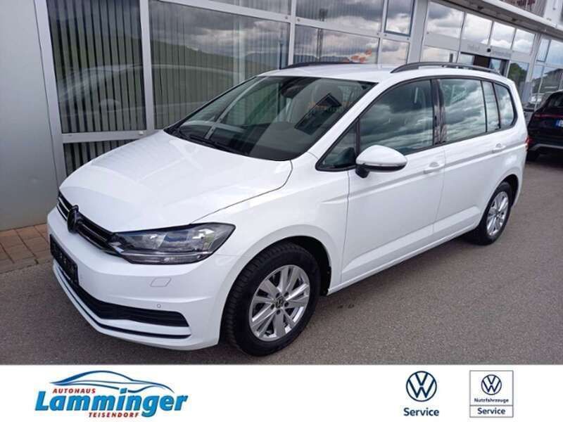 Pure white Gebraucht 2024 VW Touran Comfortline Van / Kleinbus | 30.990 € (Fairer Preis) - Bild 1/4