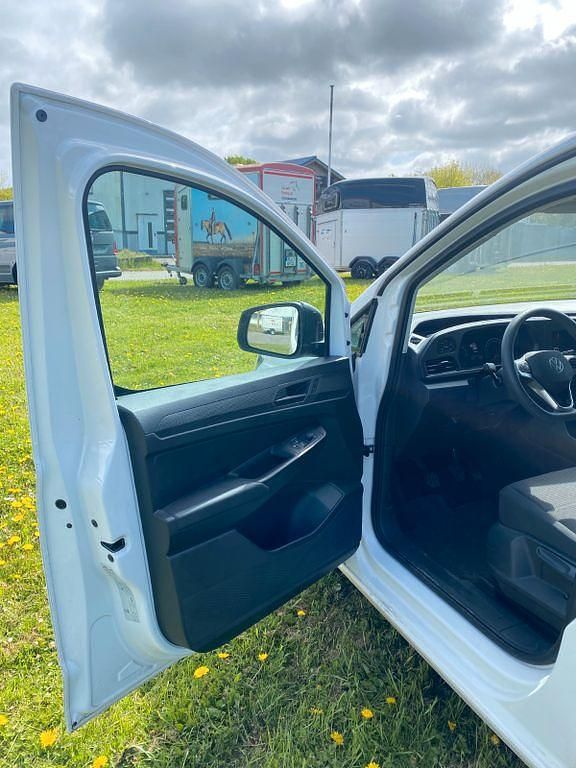 Gebraucht VW Caddy Basis 102 PS (75 kW) 2023 Weiß Van / Kleinbus