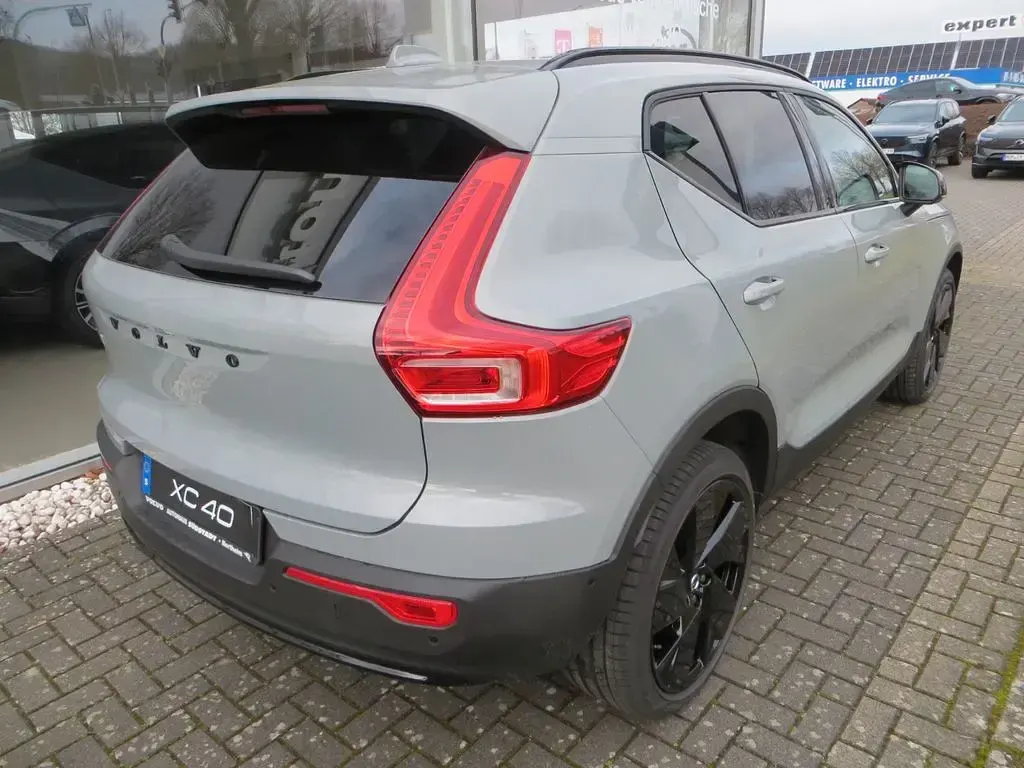 Gebraucht Volvo EX40 Plus 185 kW (252 PS) 2026 Grau SUV