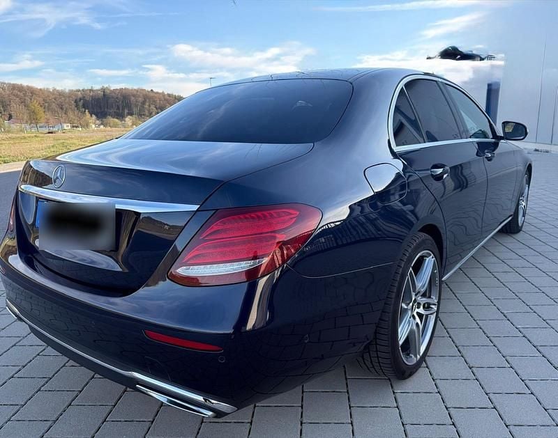 Gebraucht Mercedes E220 194 PS (142 kW) 2016 Blau Limousine