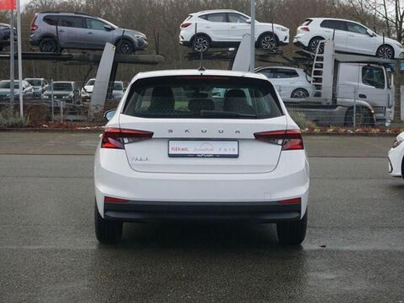 Gebraucht Skoda Fabia Active 65 PS (47 kW) 2022 Weiß Limousine