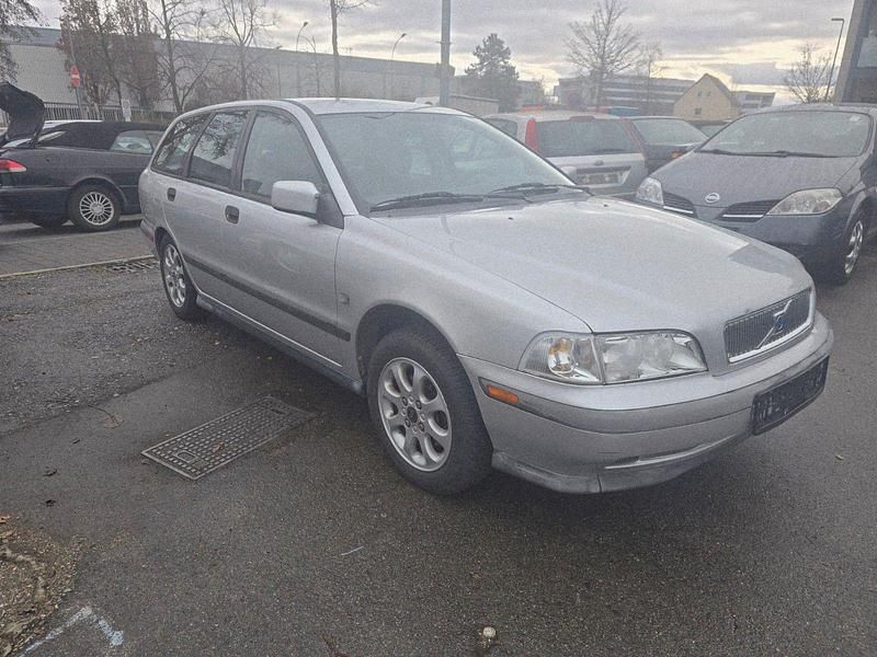 Gebraucht Volvo V40 160 PS (117 kW) 1999 Silber Kombi
