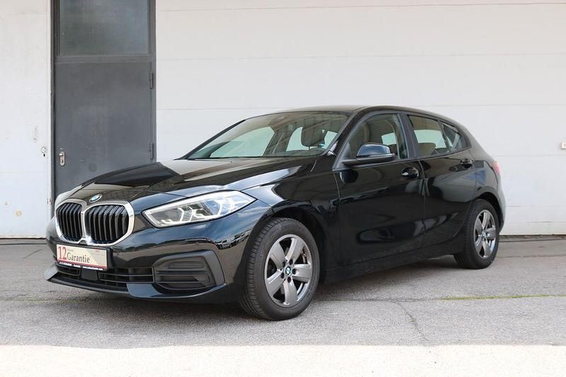 Schwarz Gebraucht 2022 BMW 118 Advantage Kleinwagen | 19.590 € (Fairer Preis) - Bild 1/4