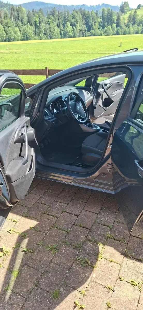 Gebraucht Opel Astra 101 PS (74 kW) 2015 Grau Kleinwagen