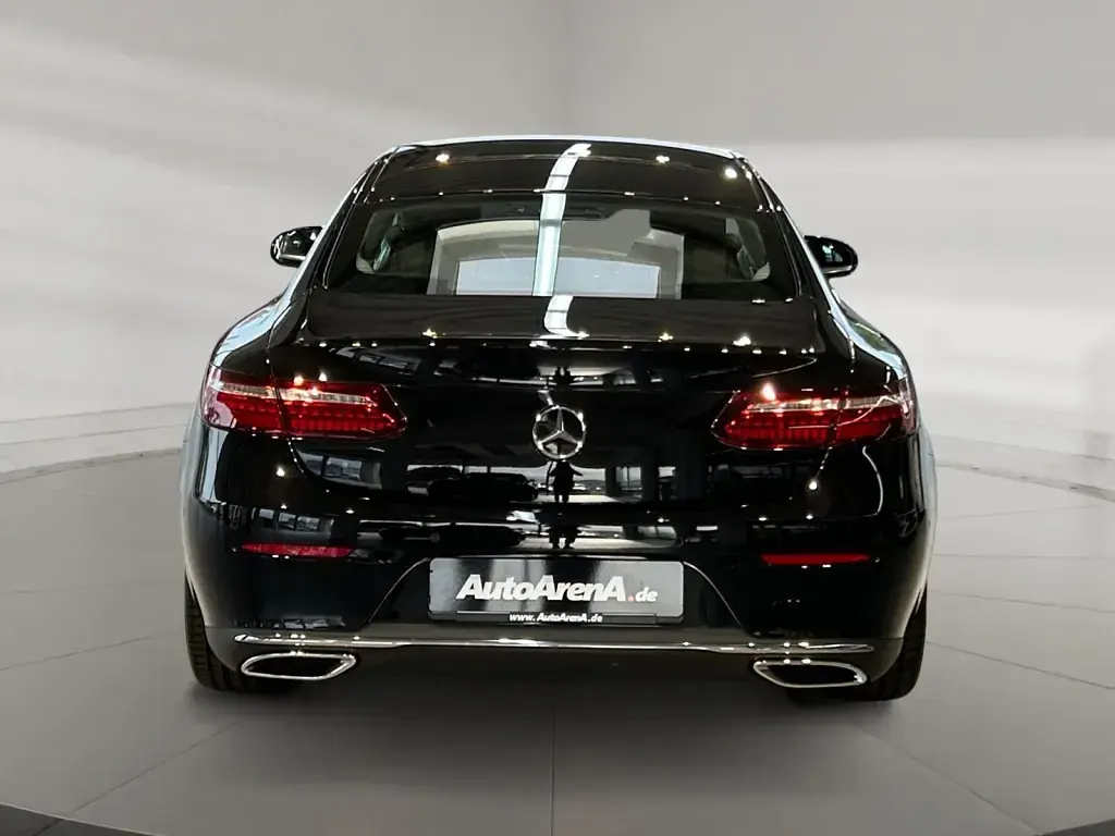 Gebraucht Mercedes E400 Avantgarde 330 PS (242 kW) 2022 Obsidianschwarz metallic Coupé