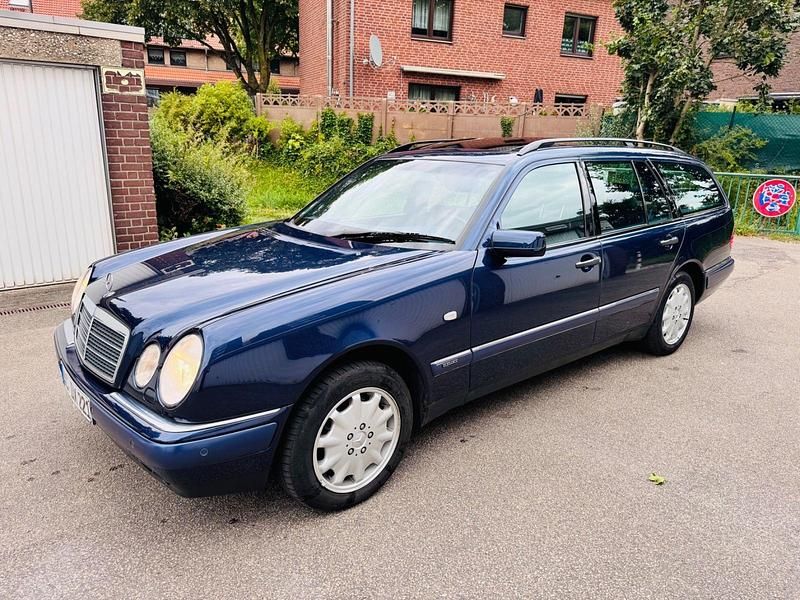 Violet Gebraucht 1998 Mercedes E320 Elegance Kombi | 2.950 € - Bild 1/4