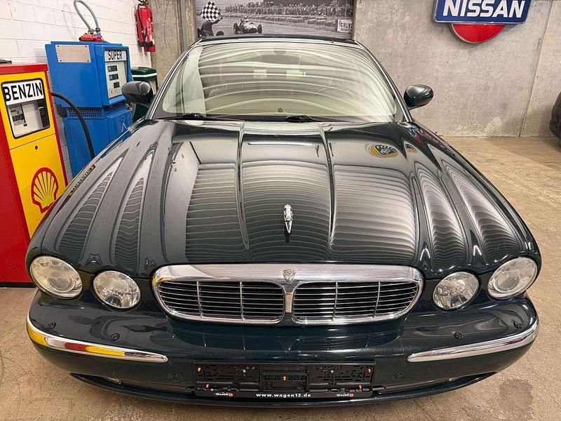 Gebraucht Jaguar XJ8 298 PS (219 kW) 2003 Grün Limousine
