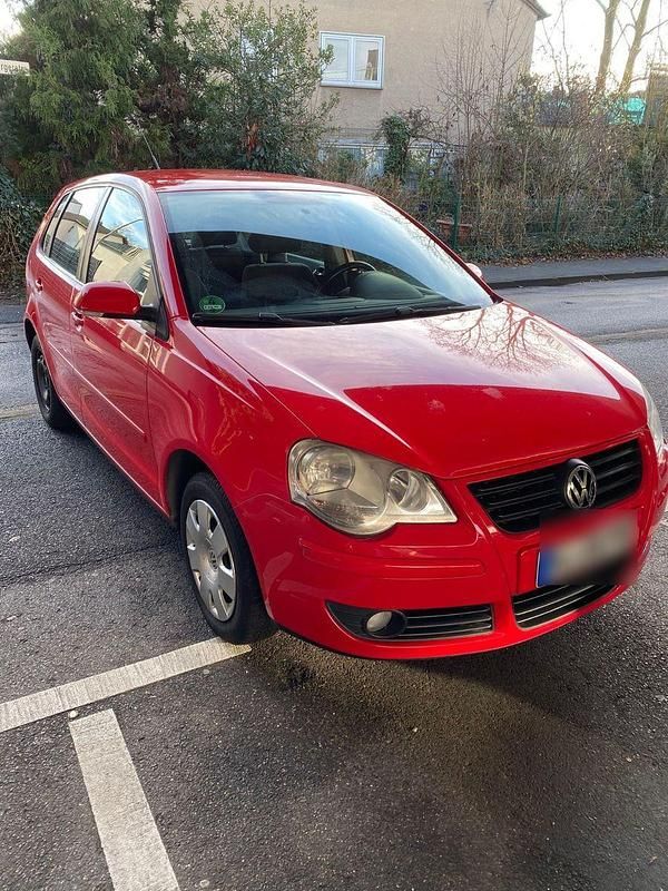 Rot Gebraucht 2009 VW Polo Limousine | 2.800 € (Guter Preis) - Bild 1/4