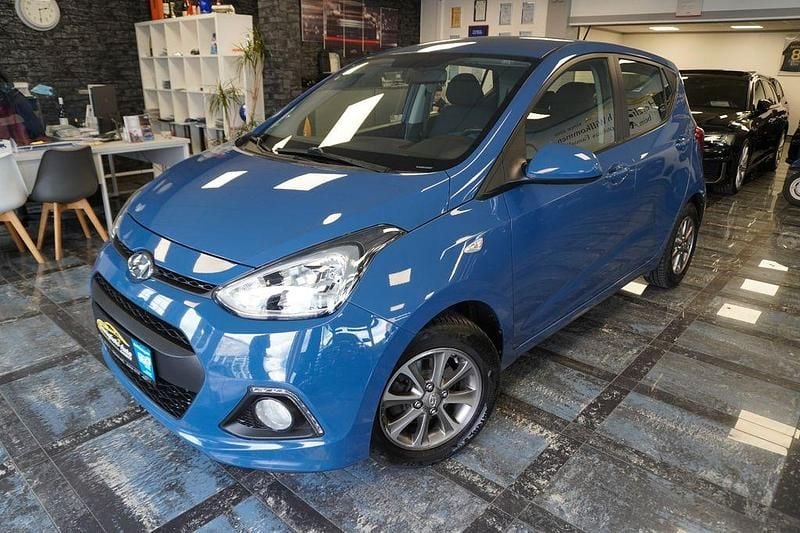 Gebraucht Hyundai i10 Intro Edition 87 PS (63 kW) 2014 Blau Kleinwagen
