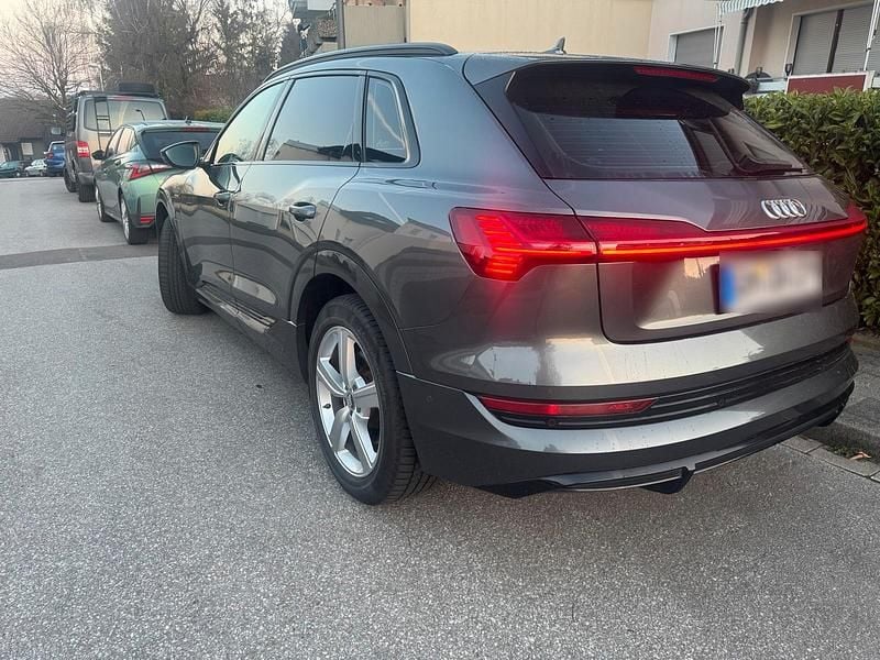 Gebraucht Audi e-tron S-Line 230 kW (313 PS) 2021 Grau SUV