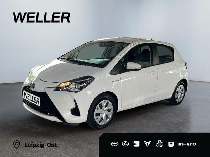 Weiss Gebraucht 2017 Toyota Yaris Hybrid Comfort Kleinwagen | 13.390 € (Guter Preis) - Bild 1/3