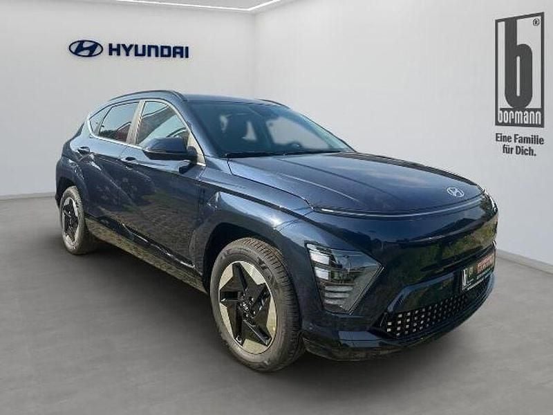 Blau metallic Gebraucht 2025 Hyundai Kona Trend SUV | 40.990 € (Teuer) - Bild 1/4