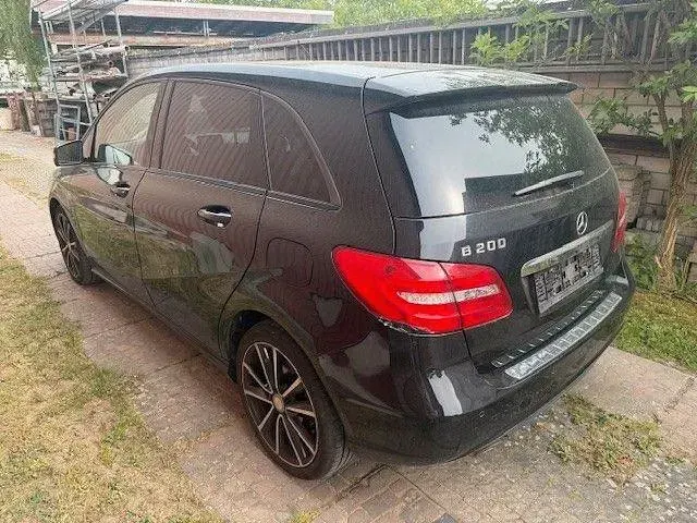 Second-hand Mercedes B200 156 CP (114 kW) 2012 Negru Monovolum