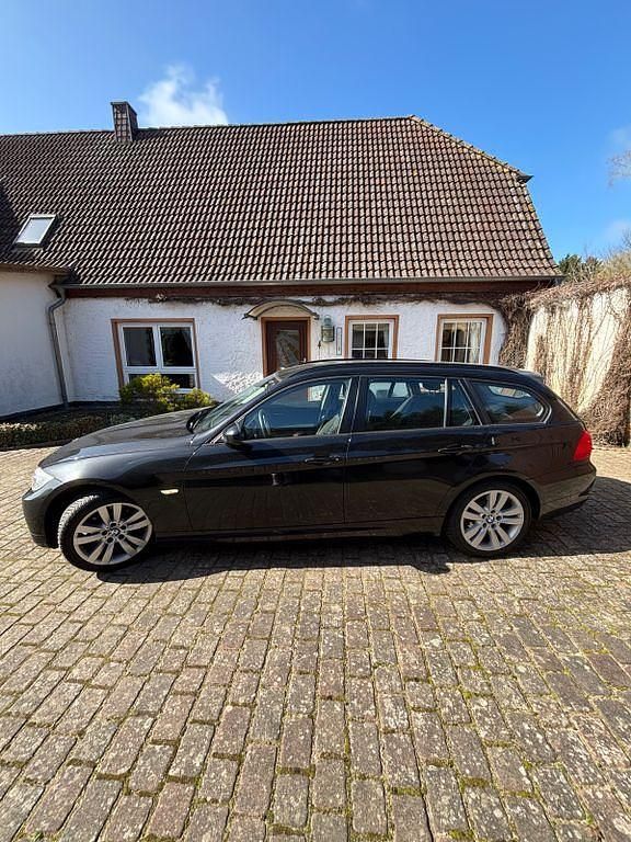 Usata BMW 318 143 CV (105 kW) 2012 Nero Station wagon