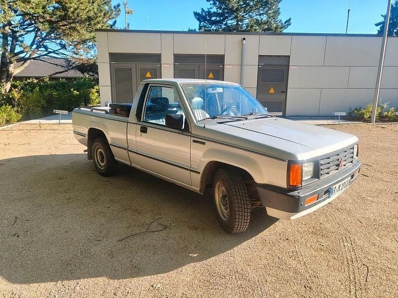 Silber Gebraucht 1988 Mitsubishi L200 Abholung | 12.000 € - Bild 1/4