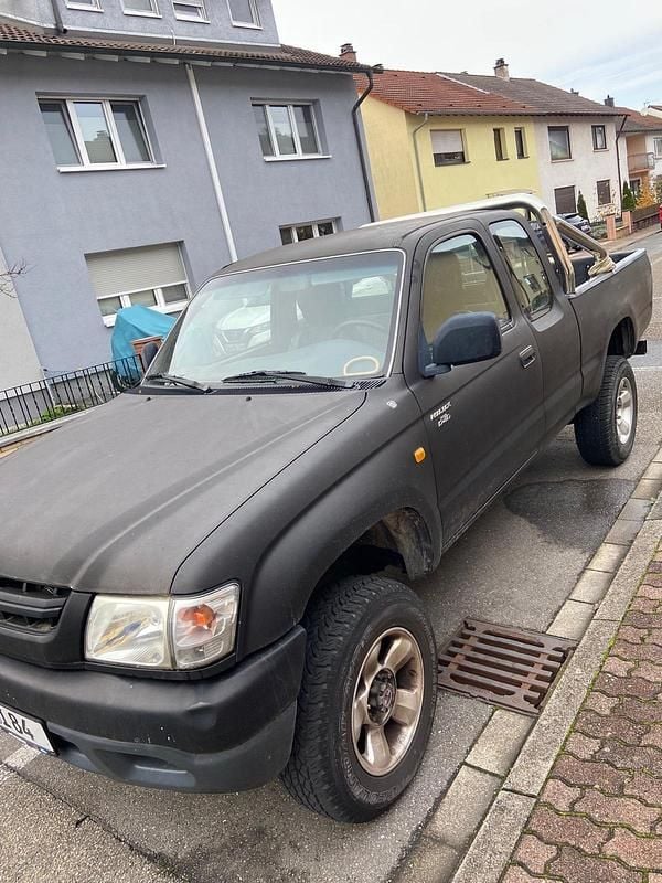 Schwarz Gebraucht 2004 Toyota HiLux Abholung | 10.000 € - Bild 1/4