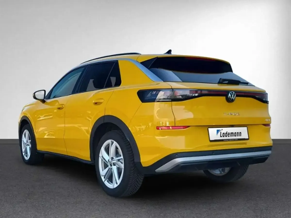 Gebraucht VW T-Roc Life 150 PS (110 kW) 2025 Gelb SUV