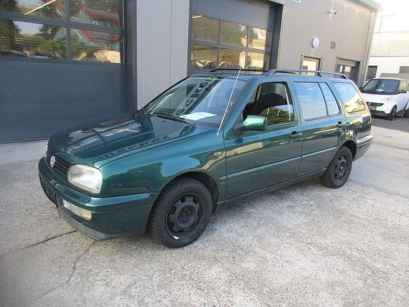 Grün Gebraucht 1997 VW Golf III Limousine | 1.990 € (Guter Preis) - Bild 1/4