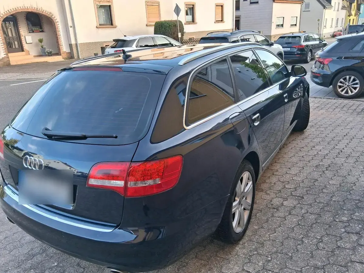 Gebraucht Audi A6 190 PS (139 kW) 2011 Blau Kombi