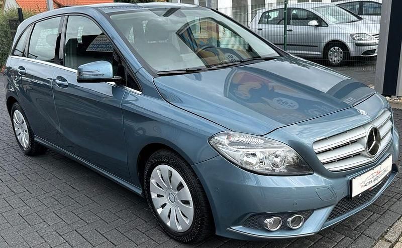 Blau Gebraucht 2013 Mercedes B220 Van / Kleinbus | 7.999 € (Superpreis) - Bild 1/4