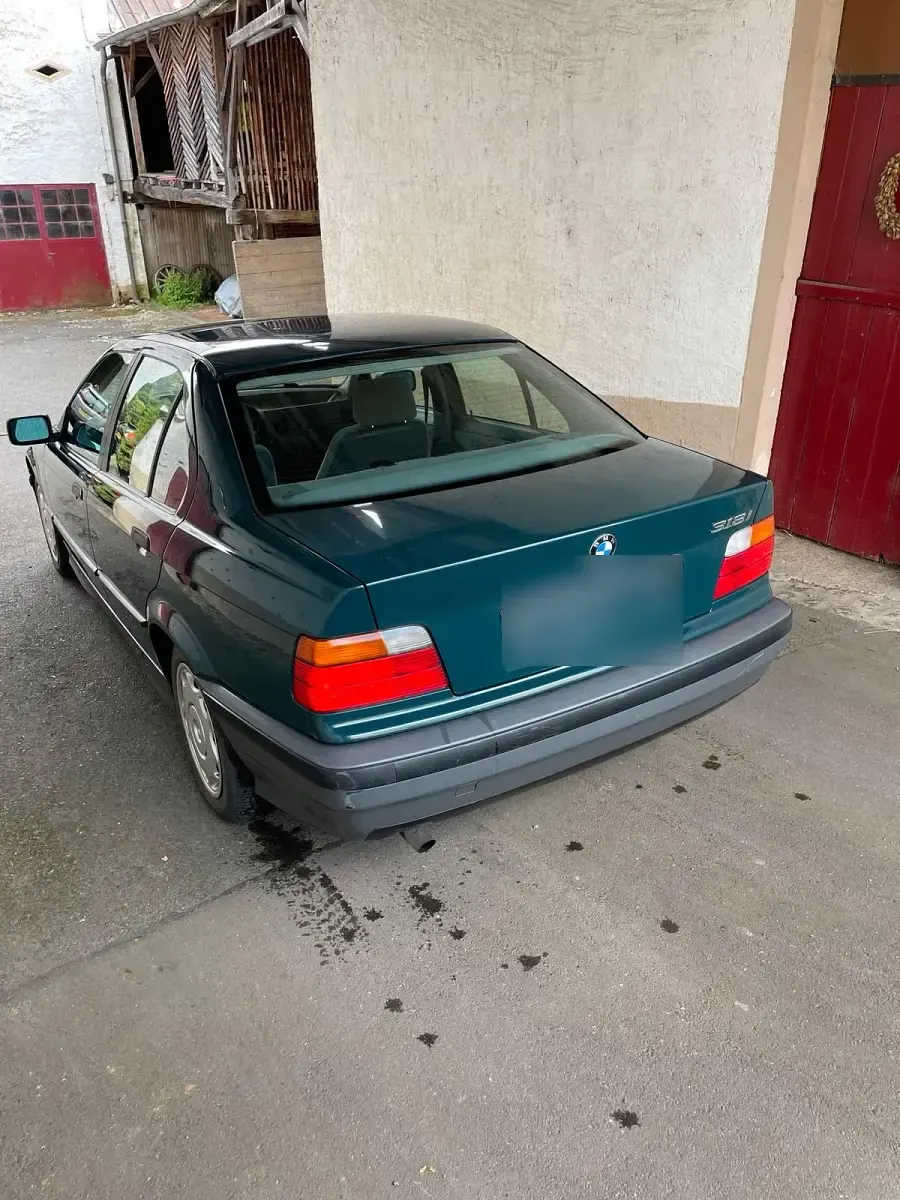 Gebraucht BMW 318 113 PS (83 kW) 1991 Grün Limousine
