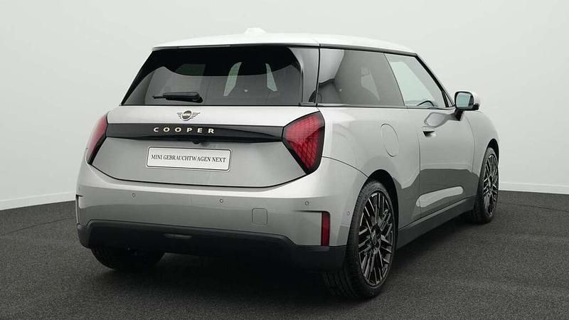 Gebraucht Mini Cooper Favoured 135 kW (184 PS) 2024 Grau Kleinwagen