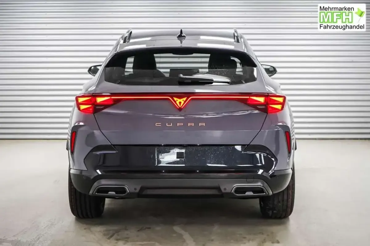 Nowe Cupra Formentor 150 KM (110 kW) 2025 Szary SUV