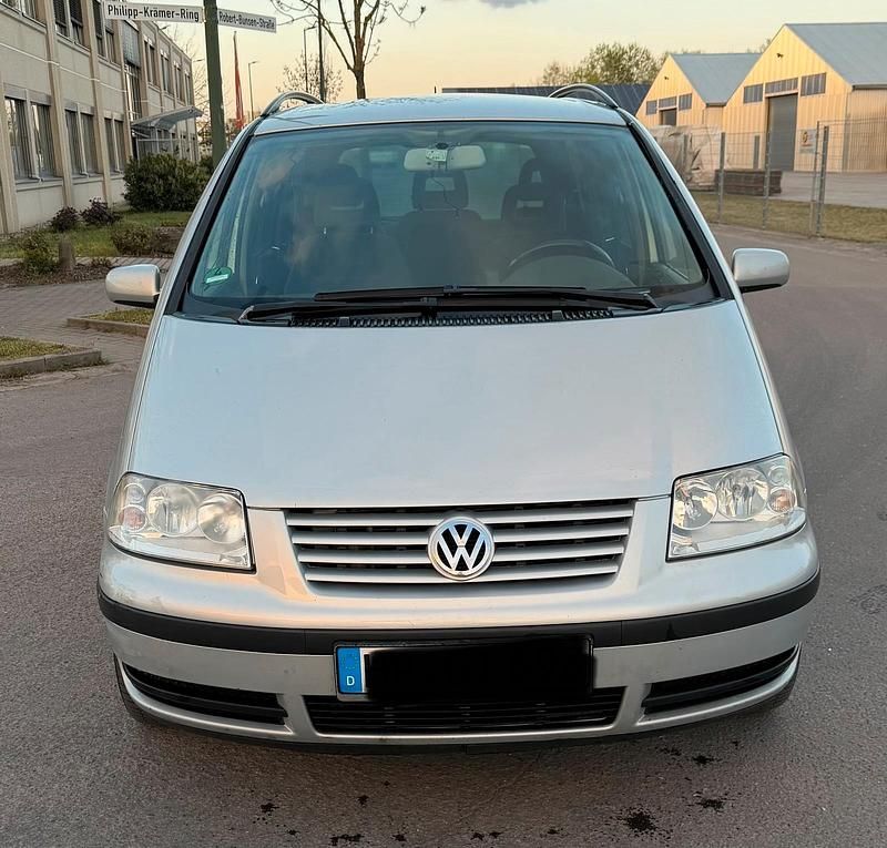 Gebraucht VW Sharan 115 PS (84 kW) 2003 Silber Van / Kleinbus