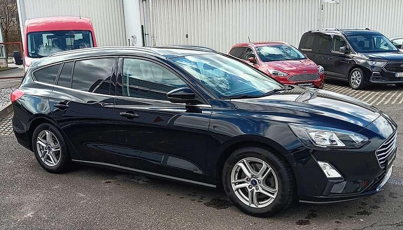 Używany Ford Focus Cool & Connect 125 KM (91 kW) 2020 Czarny Kombi