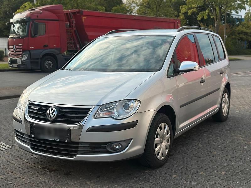 Silber Gebraucht 2009 VW Touran Van / Kleinbus | 3.500 € (Fairer Preis) - Bild 1/4