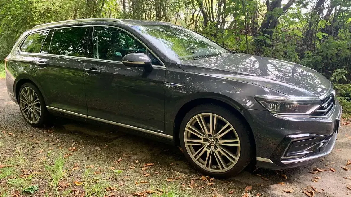 Gebraucht VW Passat GTE 218 PS (160 kW) 2020 Grau Kombi