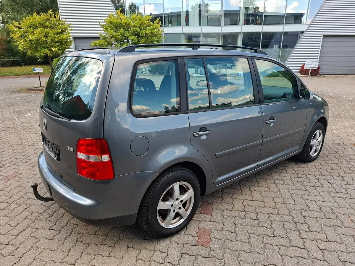 Gebraucht VW Touran 105 PS (77 kW) 2005 Grau Van / Kleinbus