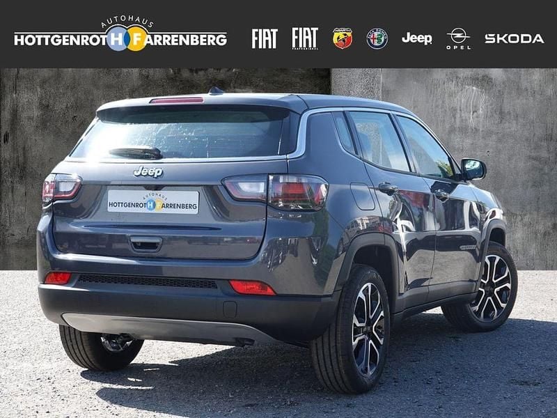 Neu Jeep Compass Altitude 131 PS (96 kW) 2025 Grau SUV