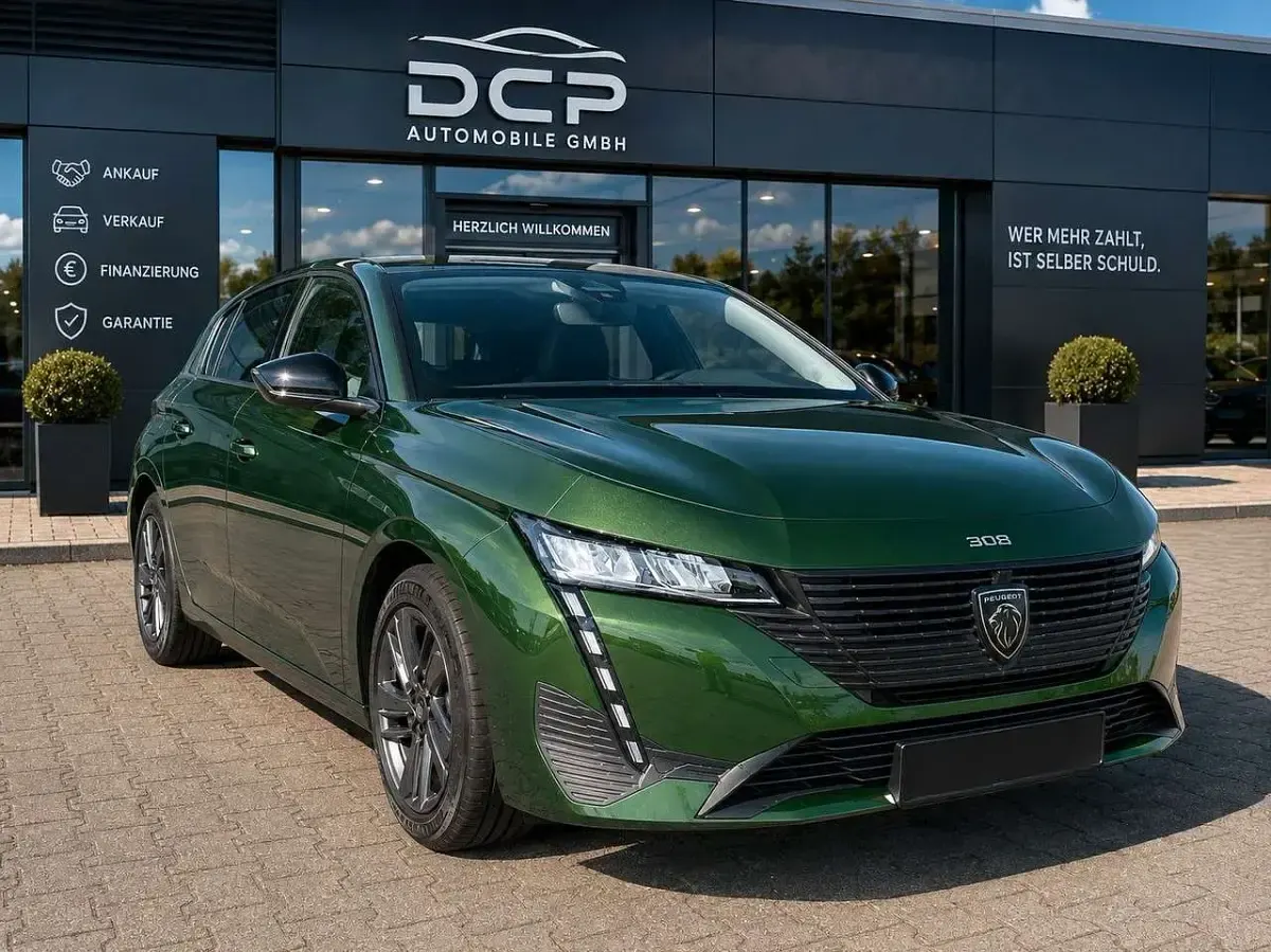 Gebraucht Peugeot 308 Active 131 PS (96 kW) 2024 Olivine grün Kleinwagen