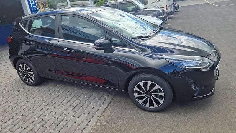 Gebraucht Ford Fiesta Titanium 125 PS (91 kW) 2024 Obsidianschwarz metallic Kleinwagen