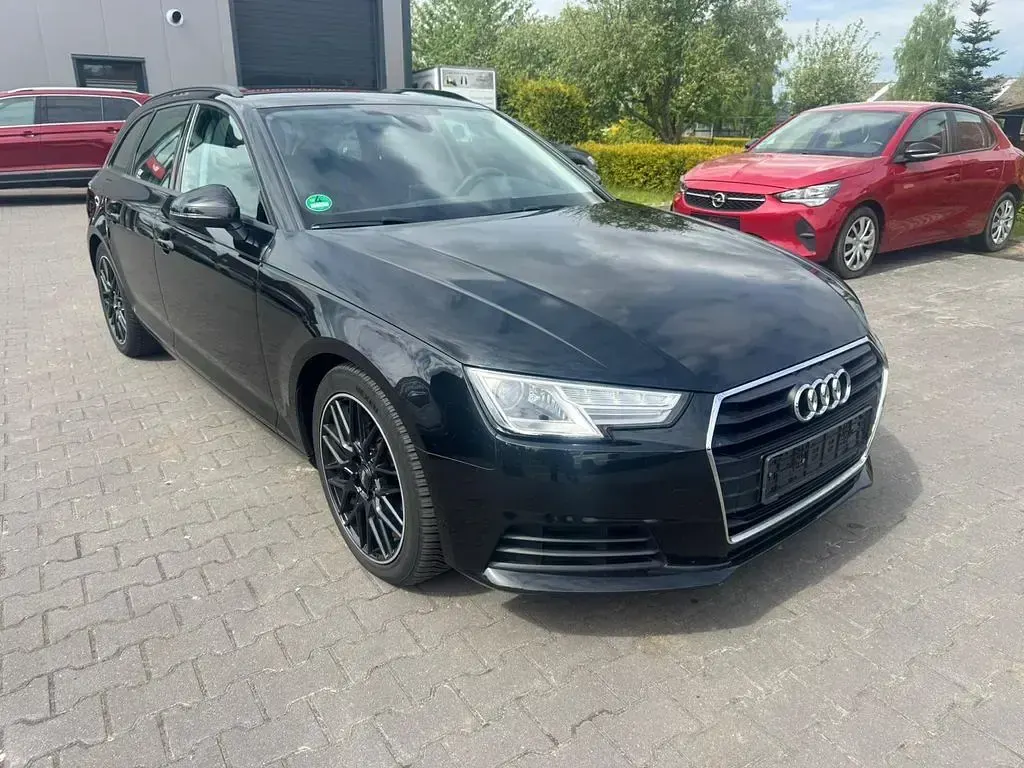 Gebraucht Audi A4 Basis 150 PS (110 kW) 2017 Schwarz Kombi