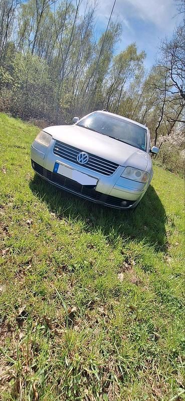 Usata VW Passat 150 CV (110 kW) 2003 Argento Station wagon