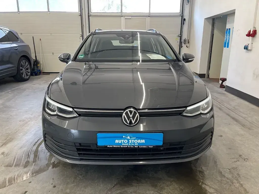 Gebraucht VW Golf VIII Life 150 PS (110 kW) 2022 Grau Kombi