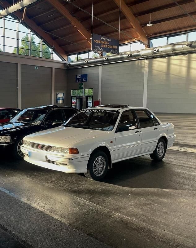 Gebraucht Mitsubishi Galant 109 PS (80 kW) 1989 Weiß Limousine