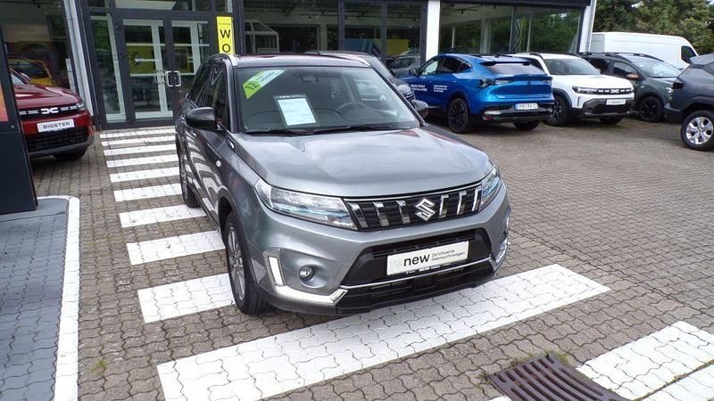 Unbekannt (metallic) Gebraucht 2022 Suzuki Vitara Comfort SUV | 18.950 € (Fairer Preis) - Bild 1/4