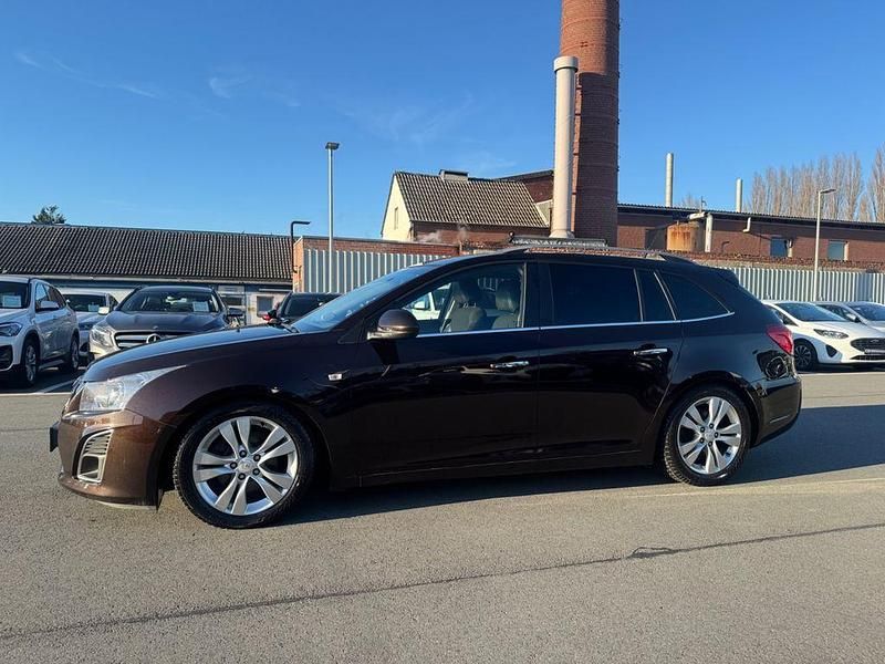 Gebraucht Chevrolet Cruze LTZ 163 PS (119 kW) 2012 Espresso braun Kombi