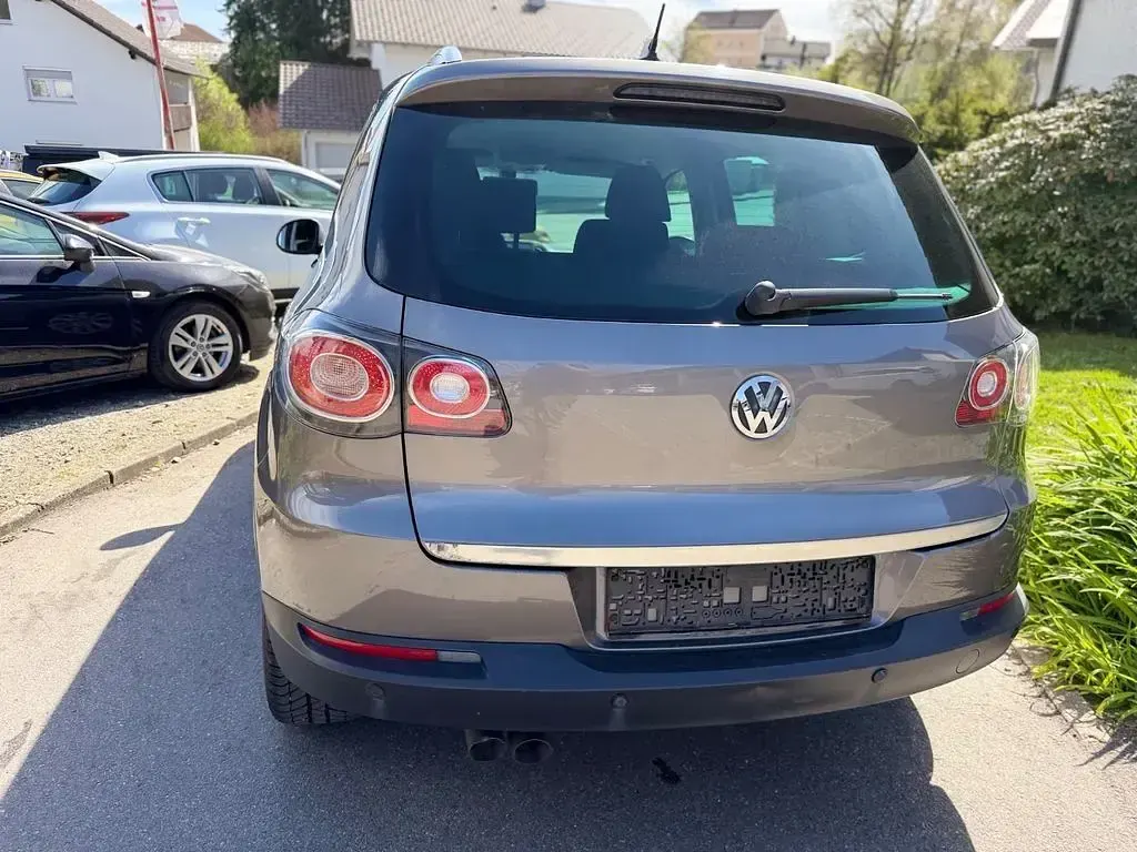 Gebraucht VW Tiguan Sportline 140 PS (102 kW) 2008 Grau SUV